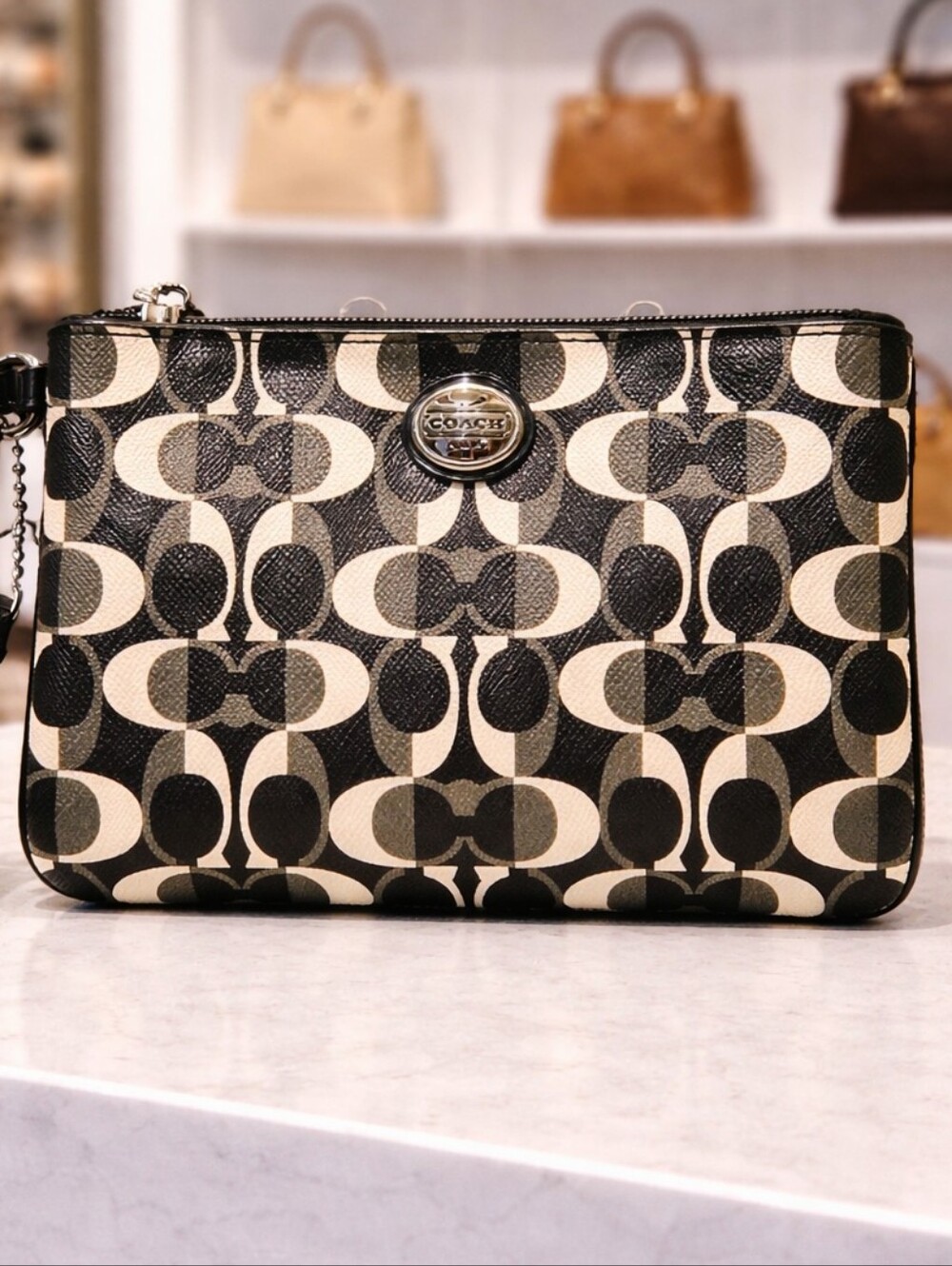 Coach Peyton Dream C Small Wristlet - EUC